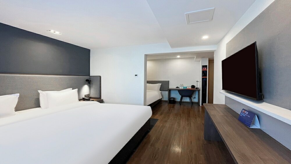 Фото Holiday Inn Express Qingdao City Center