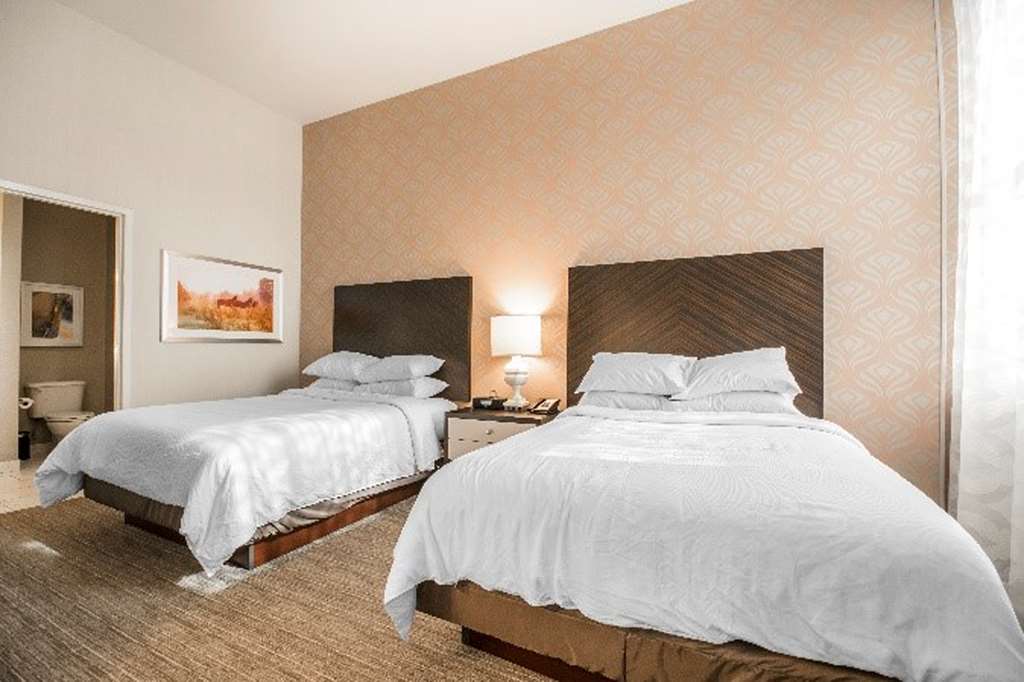 Фото Embassy Suites Louisville Downtown