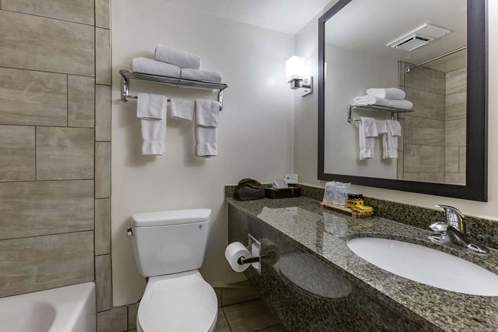 Фото Best Western Plus Scottsdale Thunderbird Suites