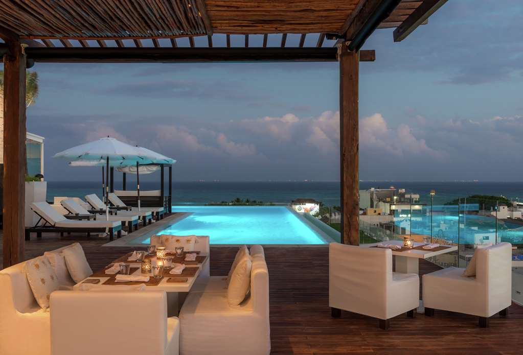 Фото Апартаменты The Fives Downtown Hotel & Residences, Curio Collection by Hilton