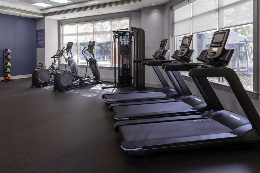 Фото Hampton Inn & Suites Arlington Crystal City Dca