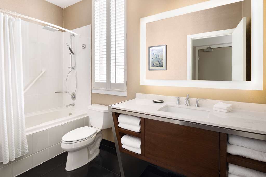 Фото Hilton Vancouver Downtown