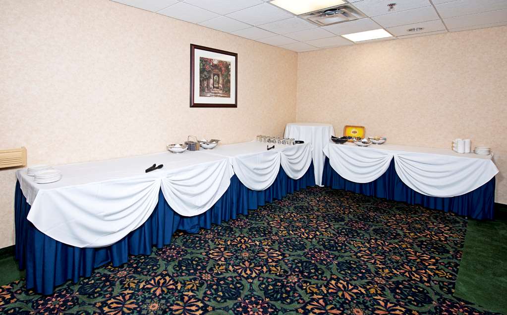 Фото Hampton Inn by Hilton Ottawa