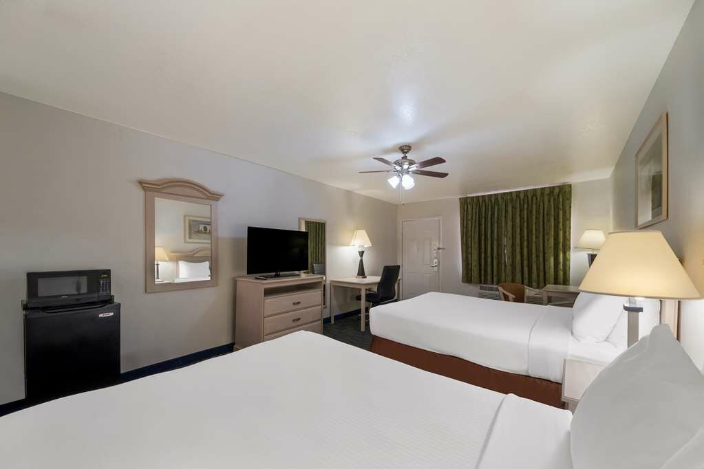 Фото SureStay Hotel by Best Western Falfurrias
