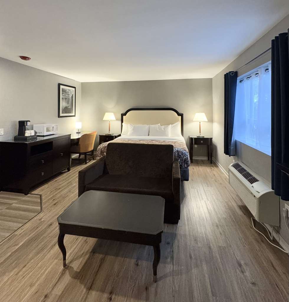 Фото Big Bird Inn Wawa, SureStay Collection by Best Western