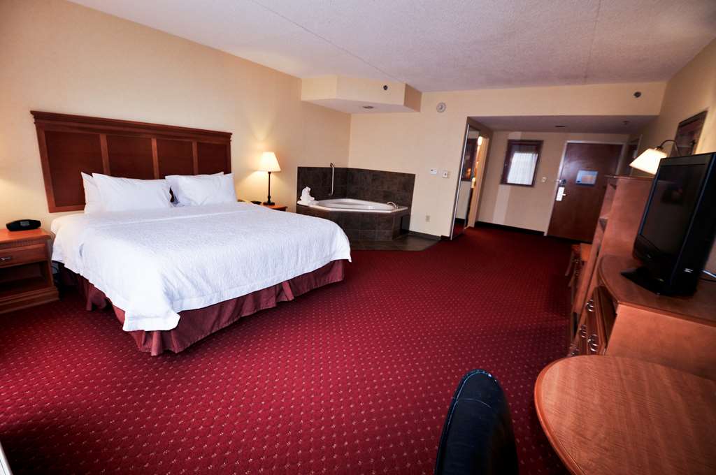 Фото Hampton Inn & Suites Louisville East