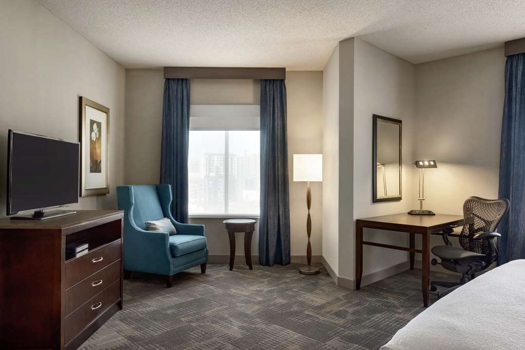 Фото Hilton Garden Inn Minneapolis Downtown