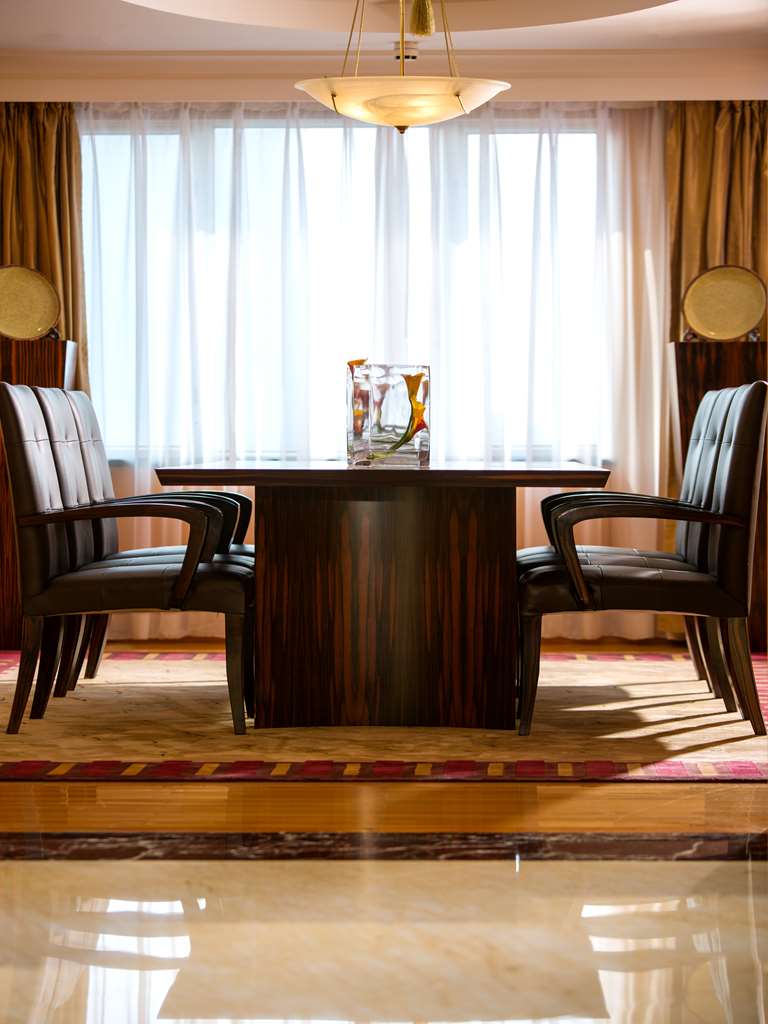 Фото Radisson Collection Hotel Yangtze Shanghai