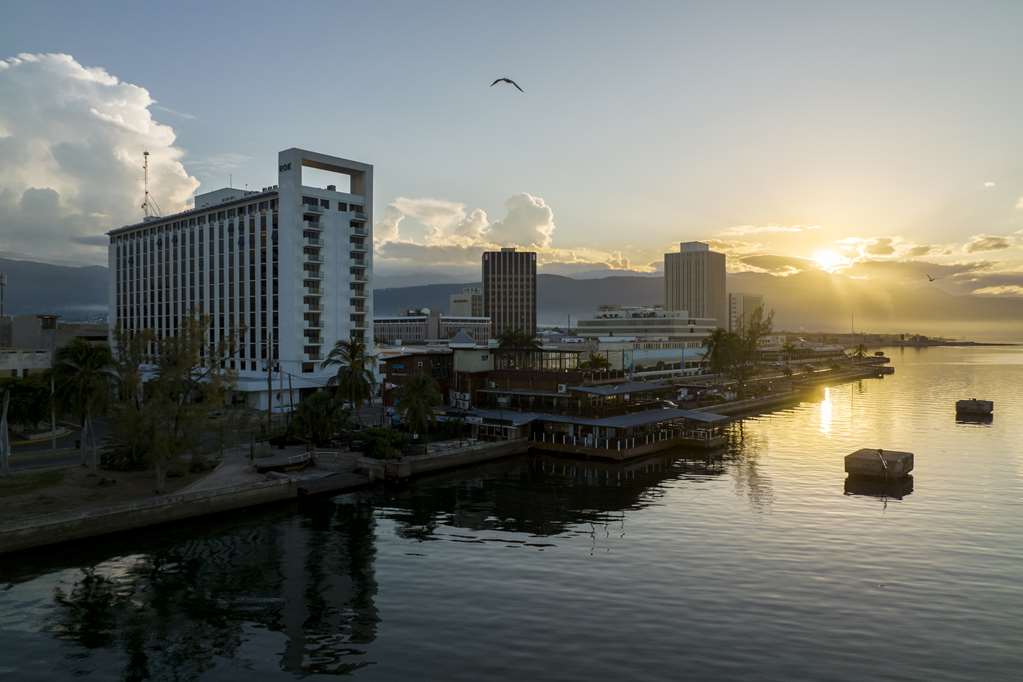 Фото Rok Hotel Kingston Tapestry Collection by Hilton