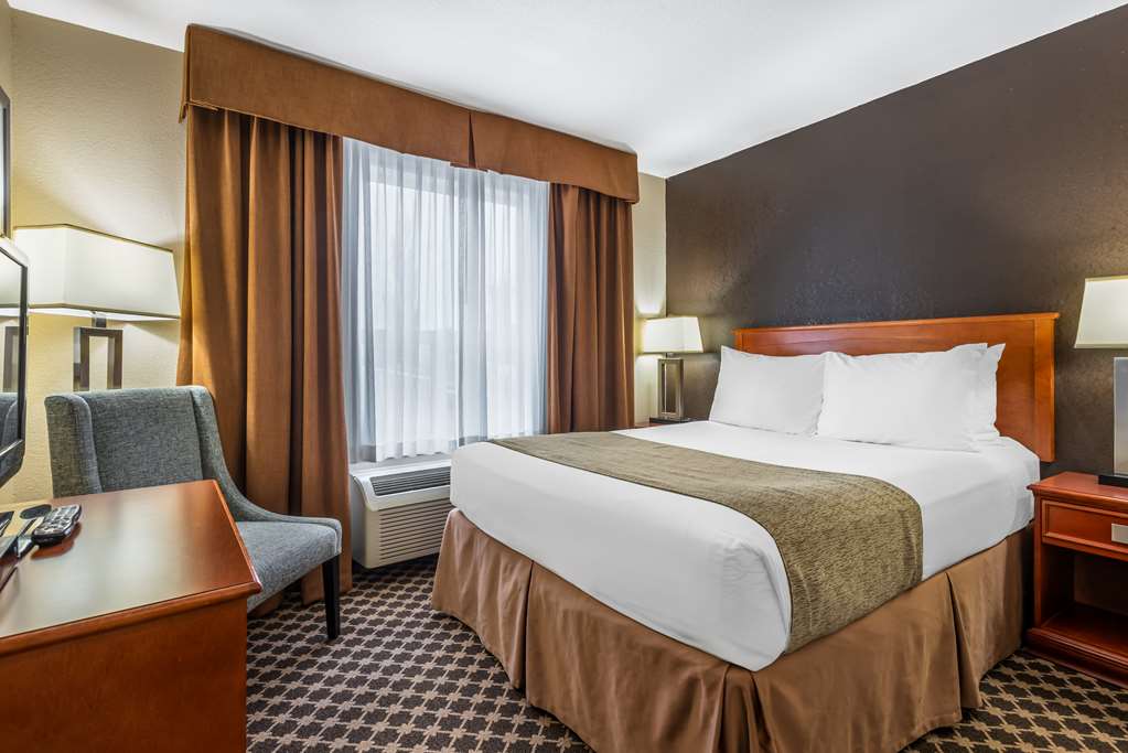 Фото Best Western Strathmore Inn
