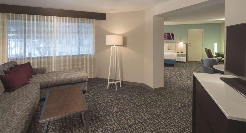 Фото DoubleTree by Hilton Hotel Austin Northwest Arboretum