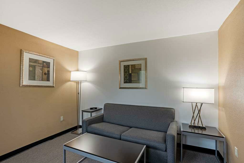 Фото Best Western Plus Reading Inn & Suites