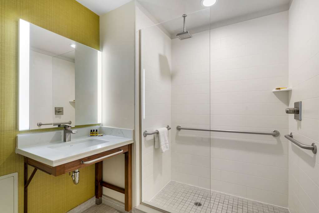 Фото Best Western Plus Gardena Inn & Suites