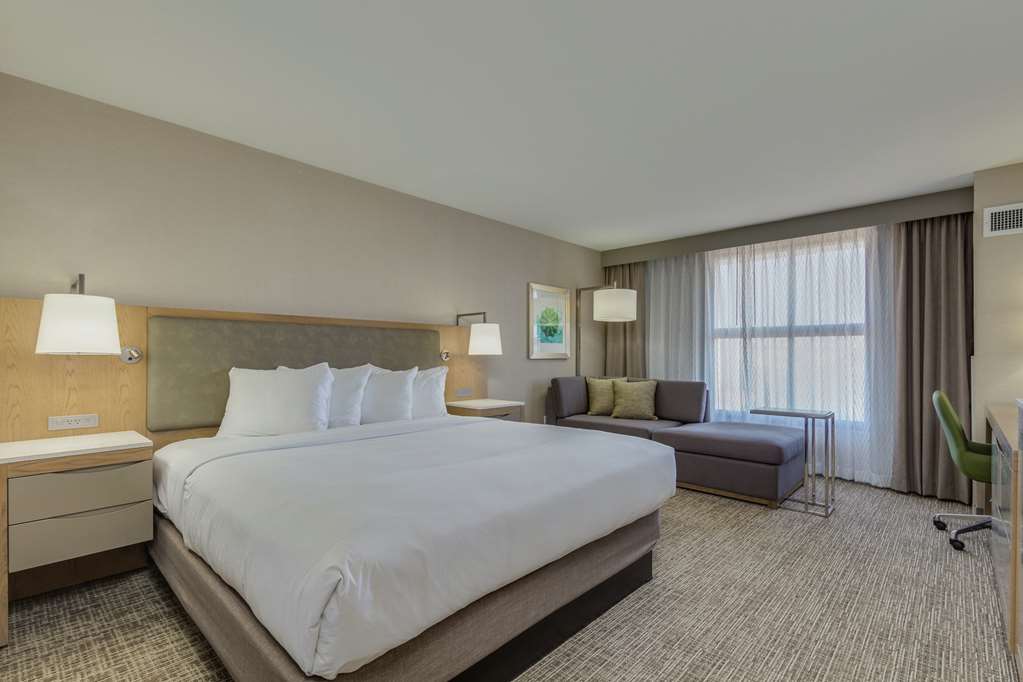 Фото DoubleTree by Hilton Phoenix Chandler