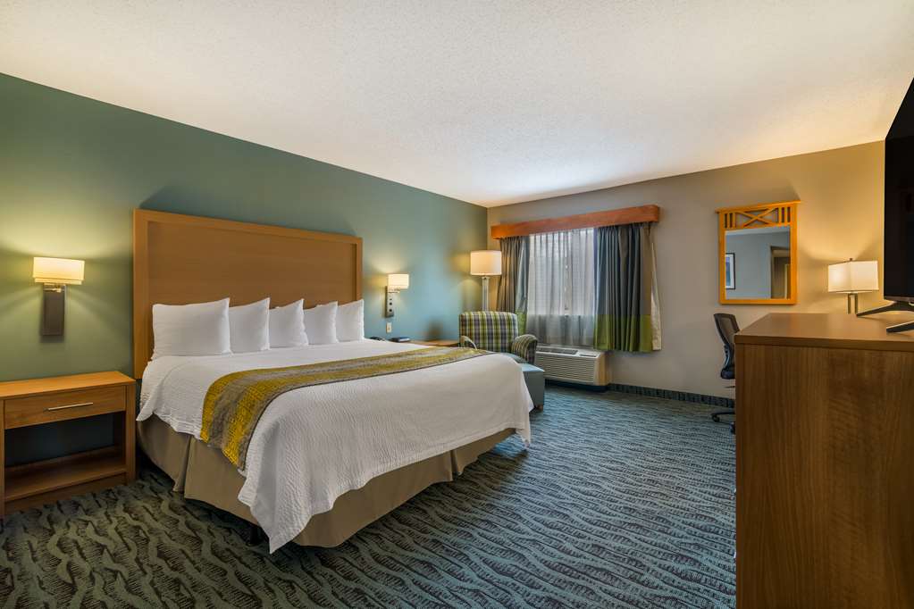 Фото Best Western Plus Executive Court Inn & Conference Center