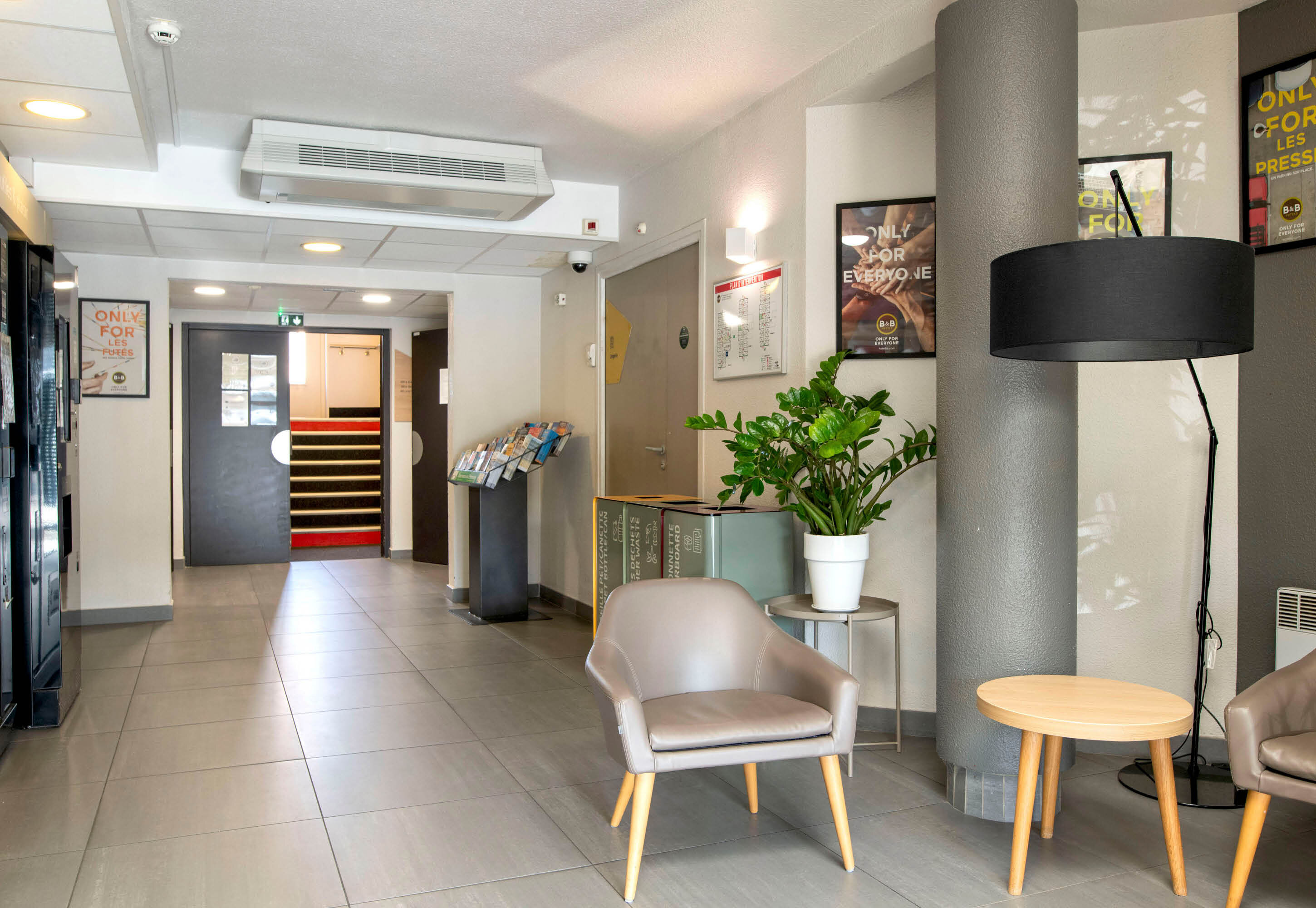 Фото B&b Hotel Avignon - 1