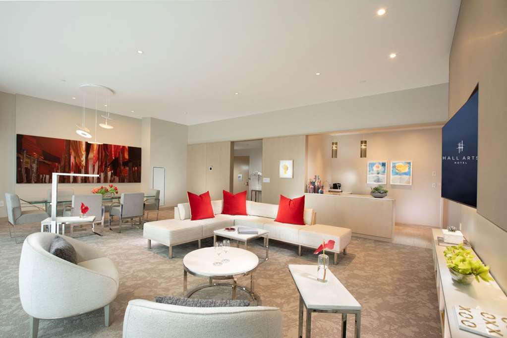 Фото Hall Arts Hotel Dallas, Curio Collection by Hilton