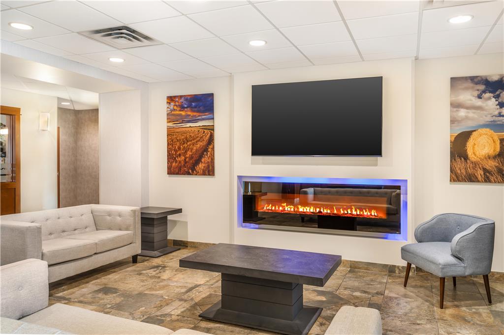 Фото Best Western Plus Service Inn & Suites