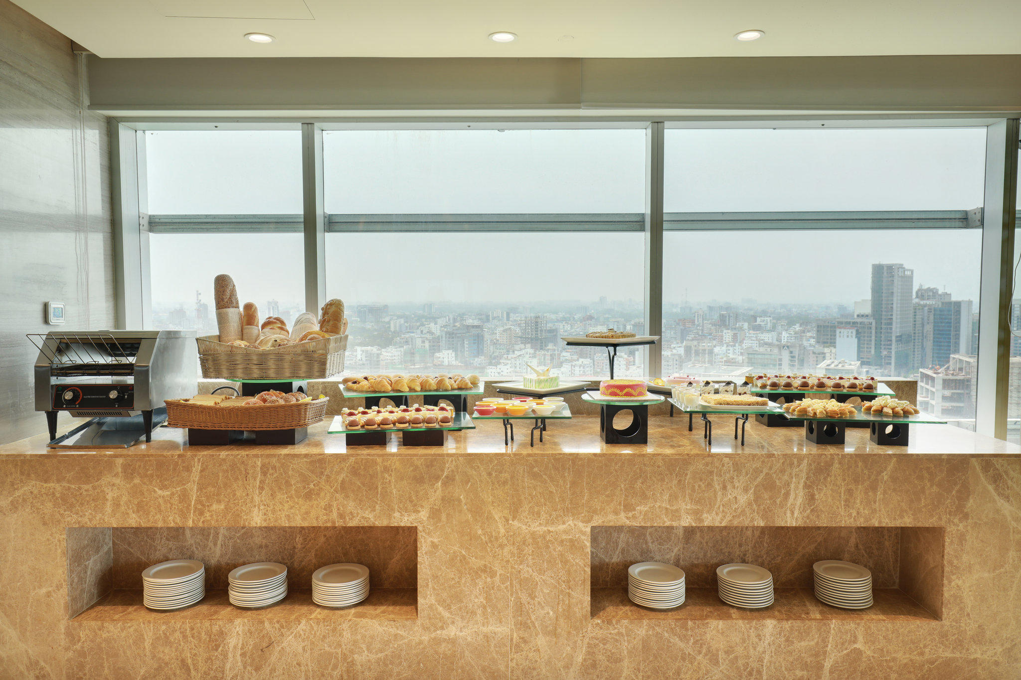 Фото Crowne Plaza Dhaka Gulshan by IHG Hotel