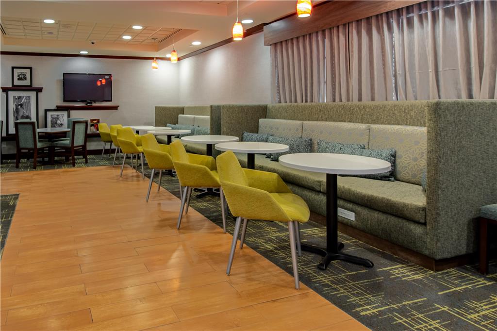 Фото Hampton Inn Newport News-Yorktown