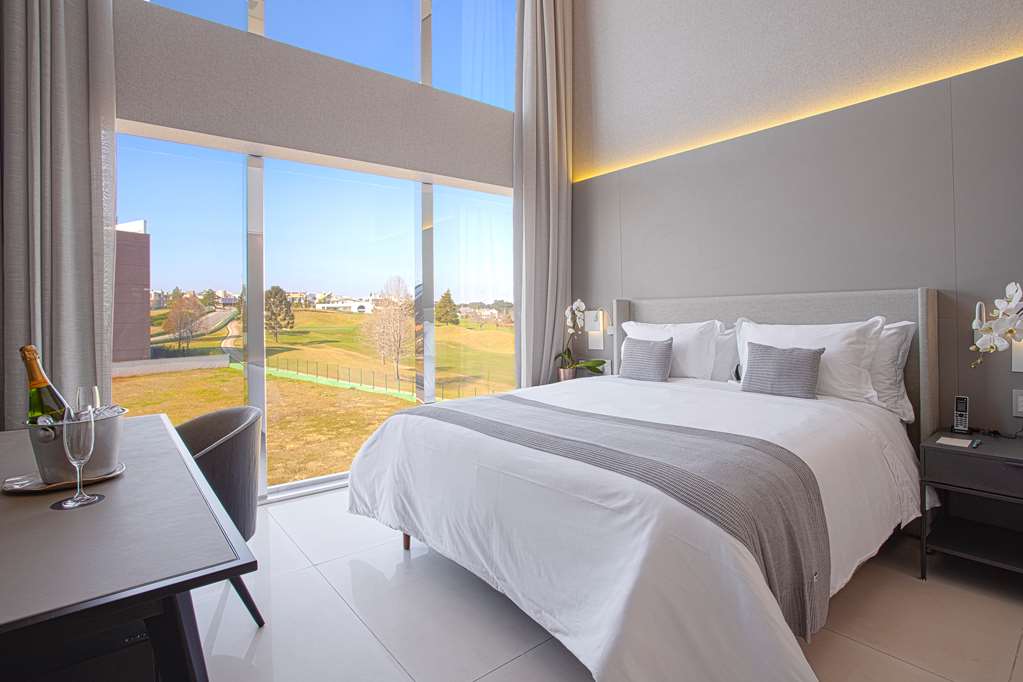 Фото Suryaa Hotel Pinhais, Curio Collection by Hilton
