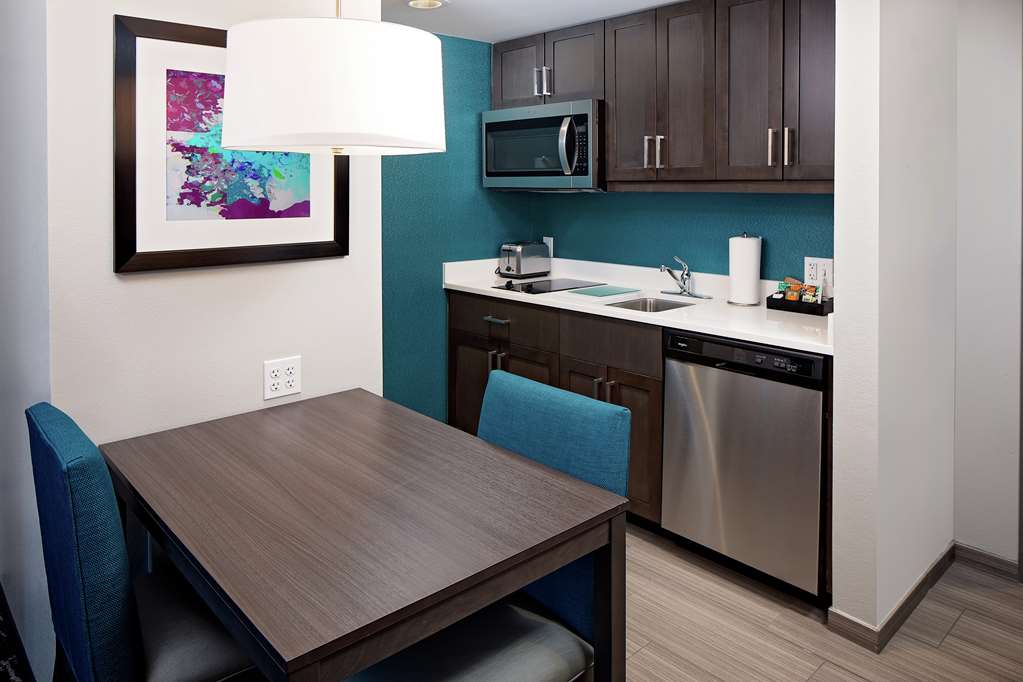 Фото Homewood Suites by Hilton Ronkonkoma