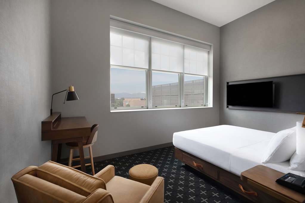 Фото The Slate Denver, Tapestry Collection by Hilton