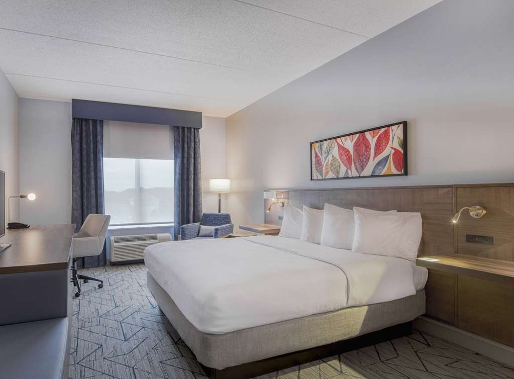 Фото Hilton Garden Inn Raleigh-Cary