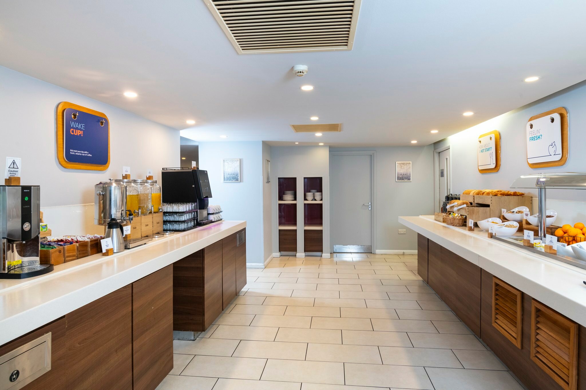 Фото Holiday Inn Express Birmingham - Oldbury, an Ihg Hotel