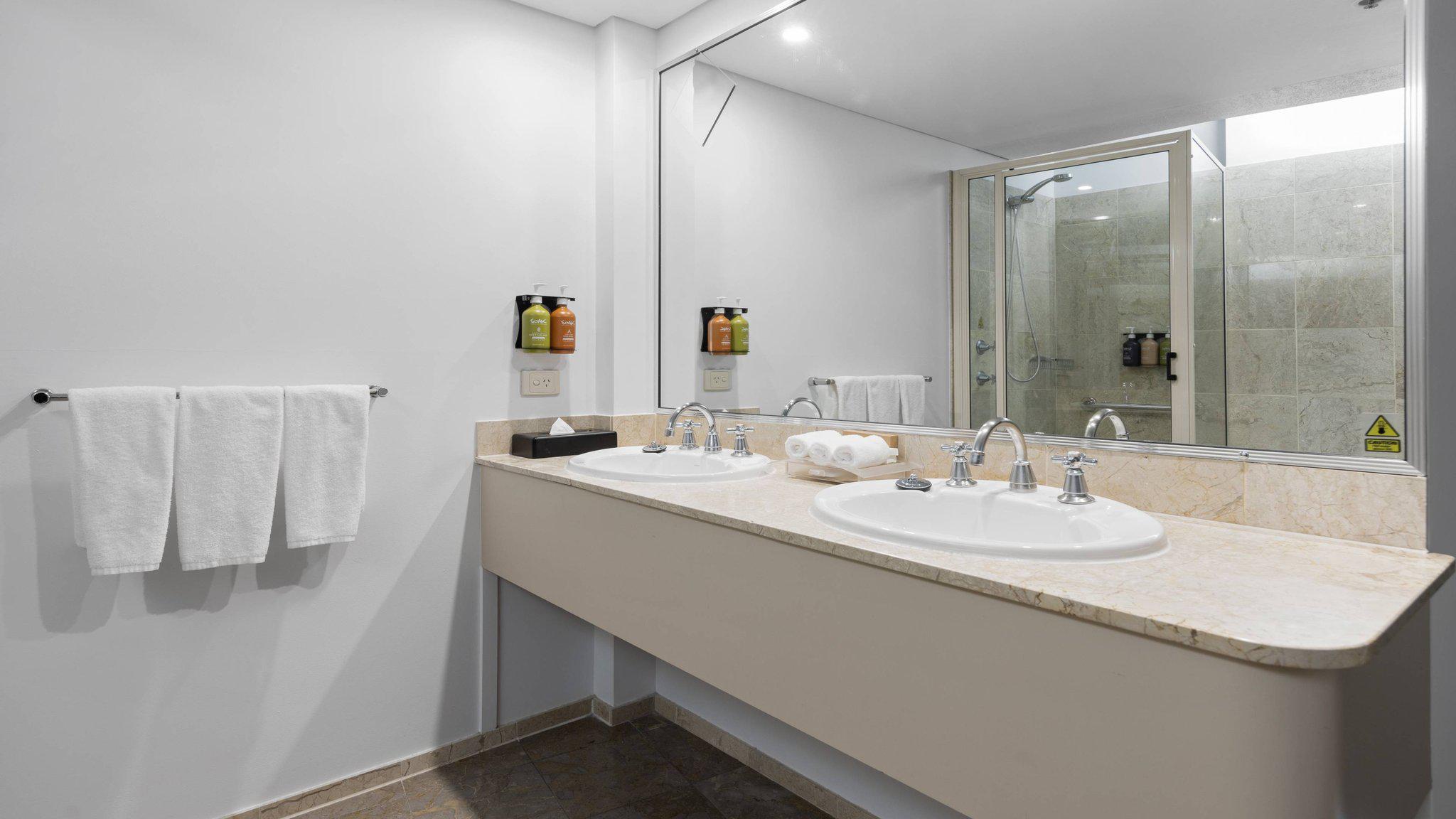 Фото Holiday Inn Sydney Potts Point