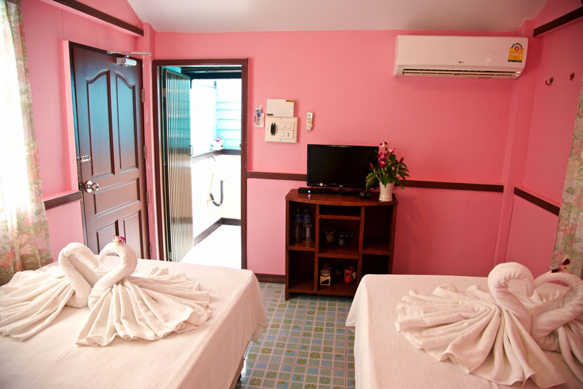 Фото Poohbar Resort & Lotusdive