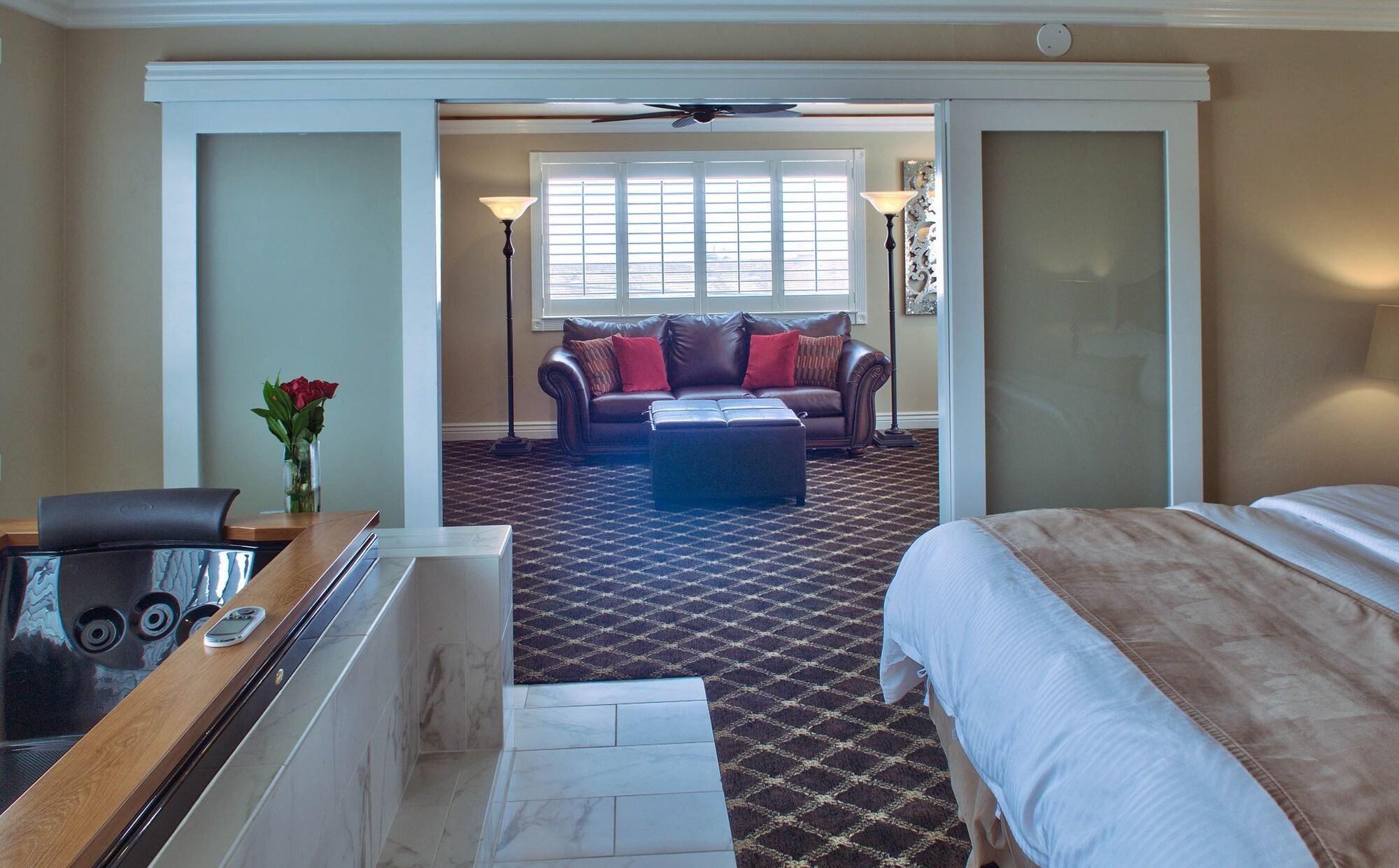 Фото Lovers Point Inn