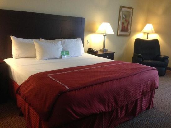 Фото La Quinta Inn & Suites by Wyndham Waxahachie