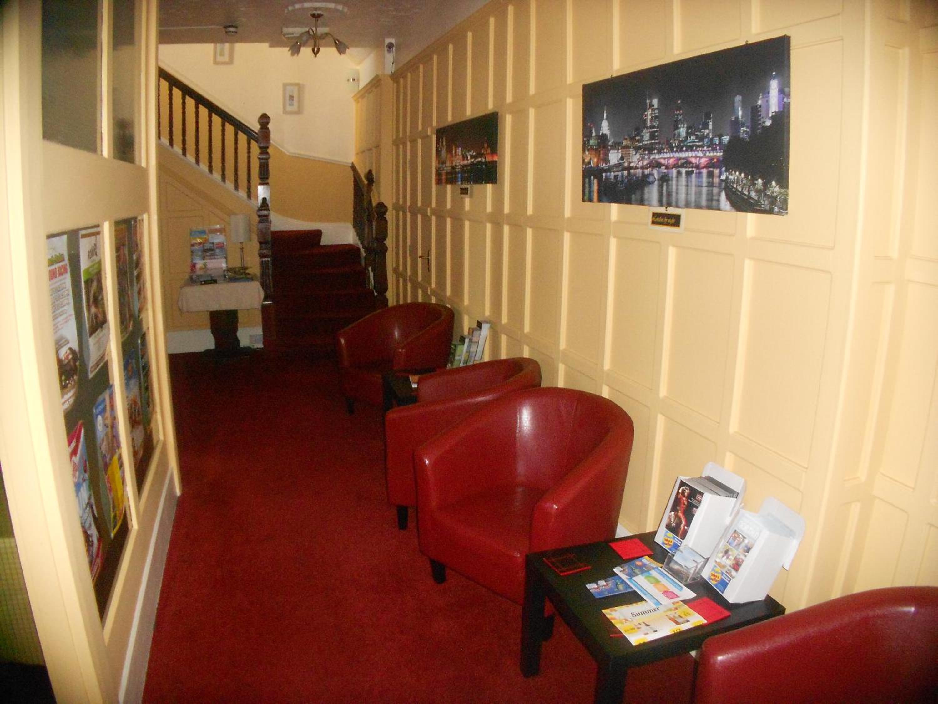 Фото St Annes Hotel
