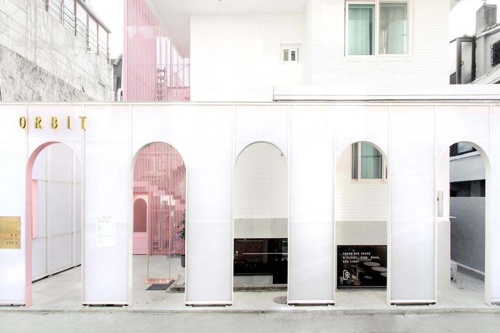 Фото Orbit Cafe & Guesthouse - Hostel