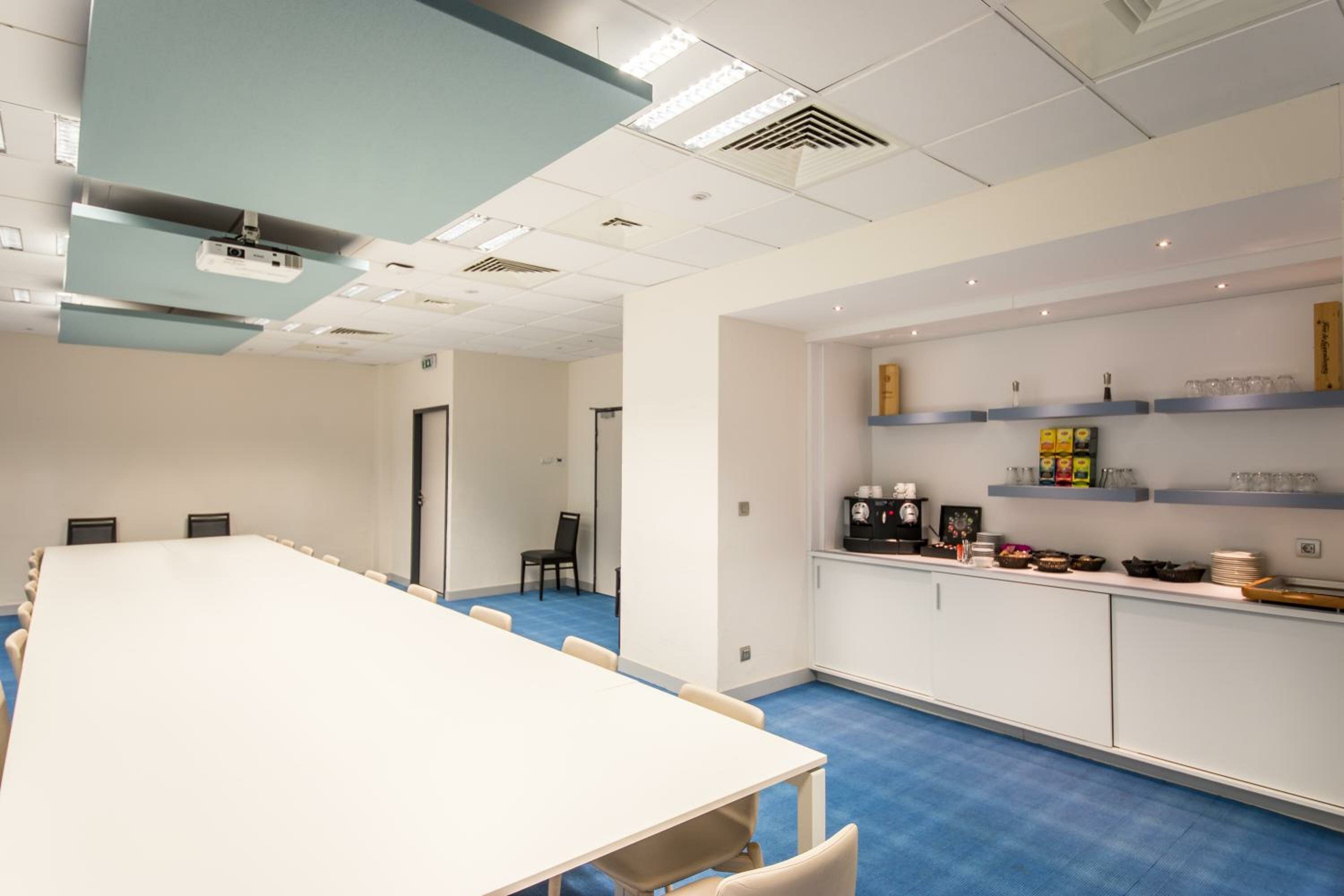 Фото Mandarina Hotel Luxembourg Airport