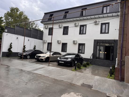 Фото White House Hotel