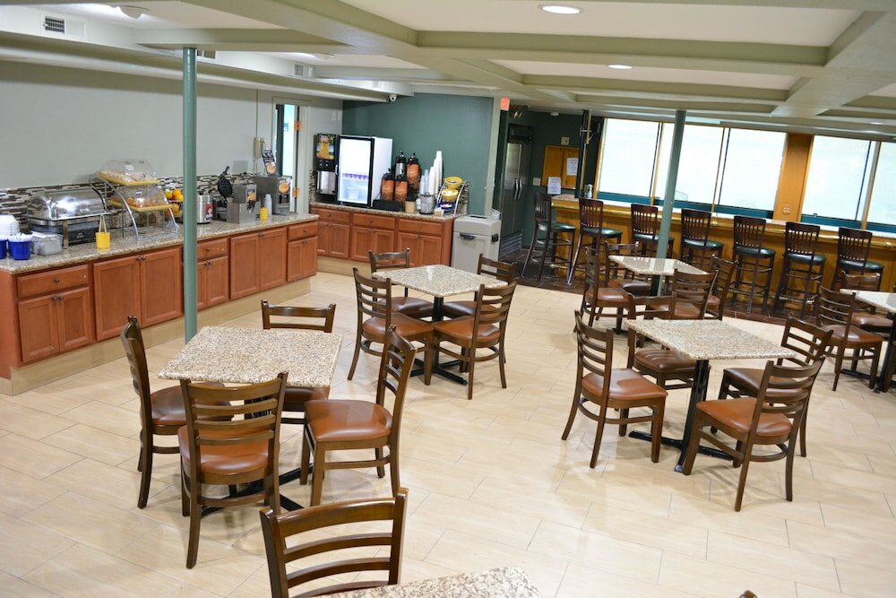 Фото Days Inn by Wyndham West Des Moines