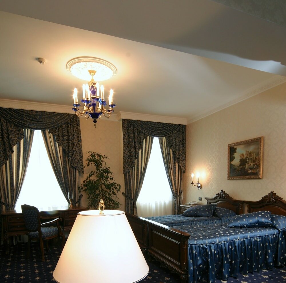 Фото Grand Hotel London