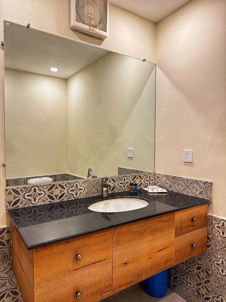 Фото Grand Islamabad Hotel