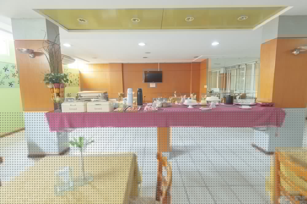 Фото Oyo Real Palace Hotel, Teresina