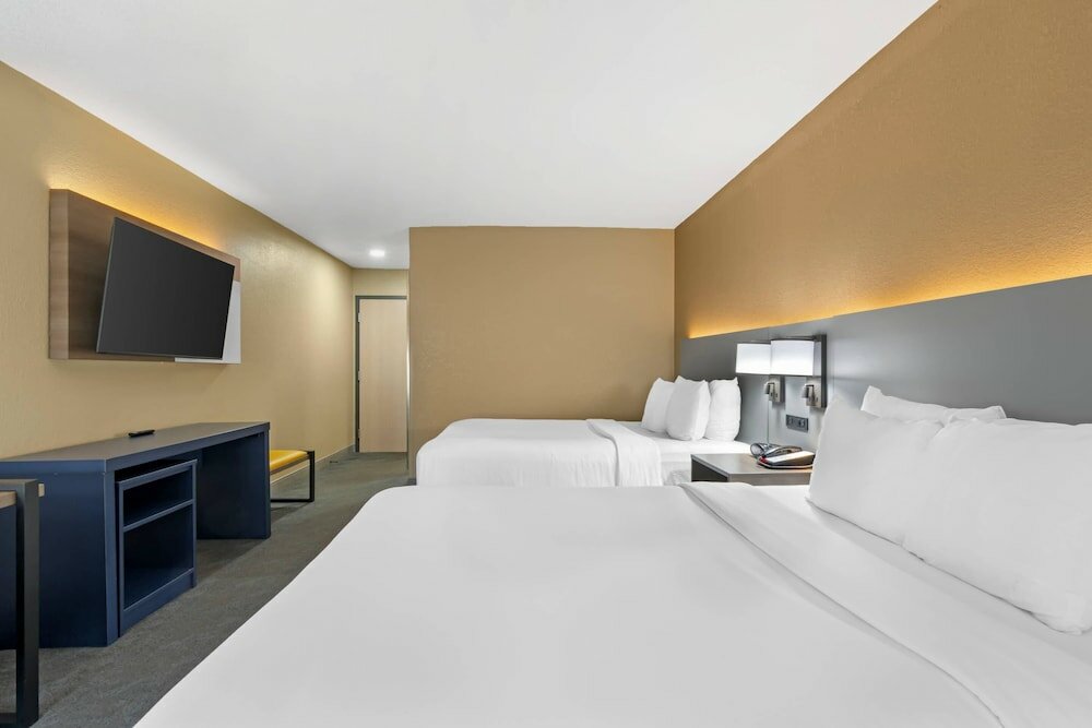 Фото Comfort Inn & Suites Kansas City - Northeast