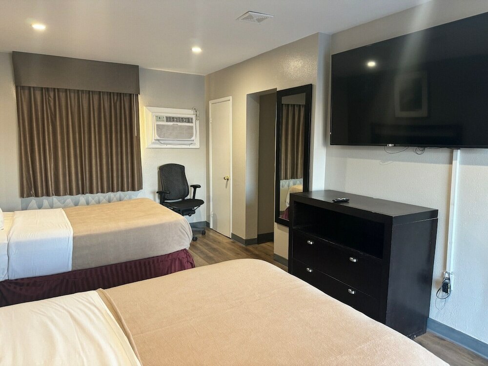Фото El Cajon Inn & Suites