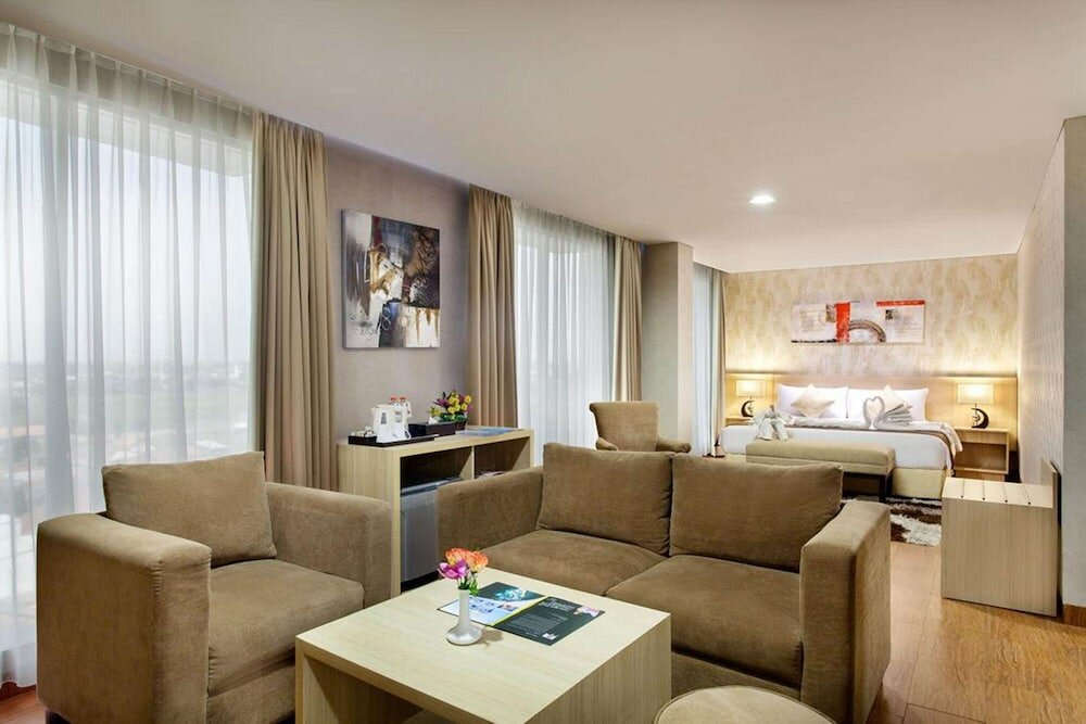 Фото Days Hotel & Suites by Wyndham Jakarta Airport