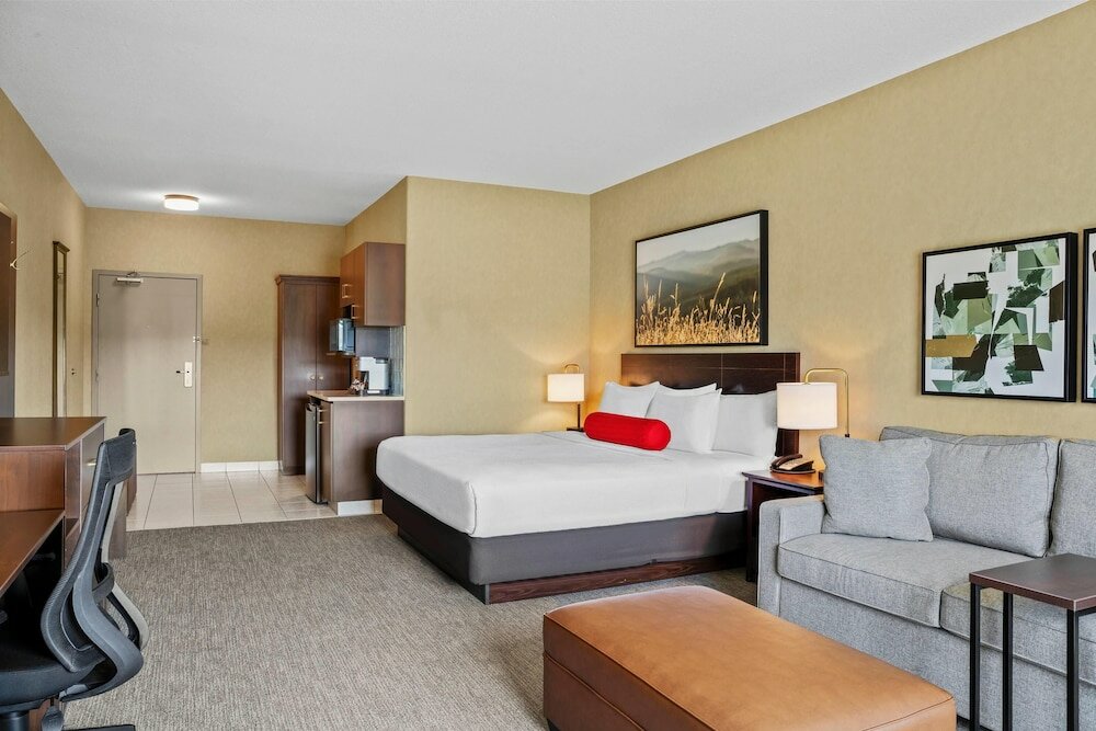 Фото Ramada by Wyndham Drumheller Hotel & Suites