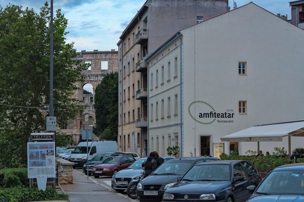 Фото Hotel Amfiteatar