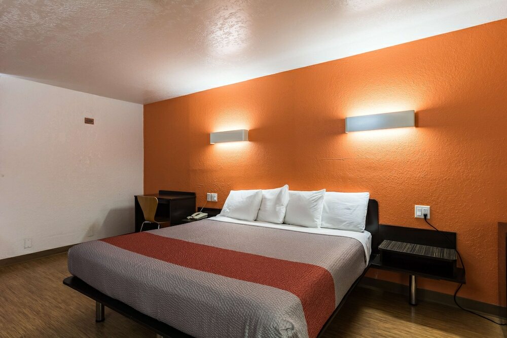 Фото Motel 6 Uvalde, Tx