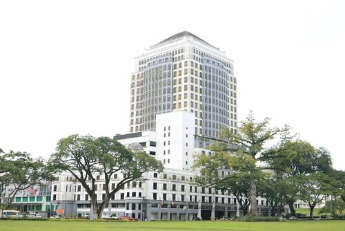 Внешний вид отеля Merdeka Palace Hotels & Suites в Кучинге, фото 1