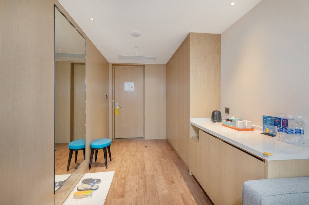 Фото Holiday Inn Express Shenzhen Haiyuan City