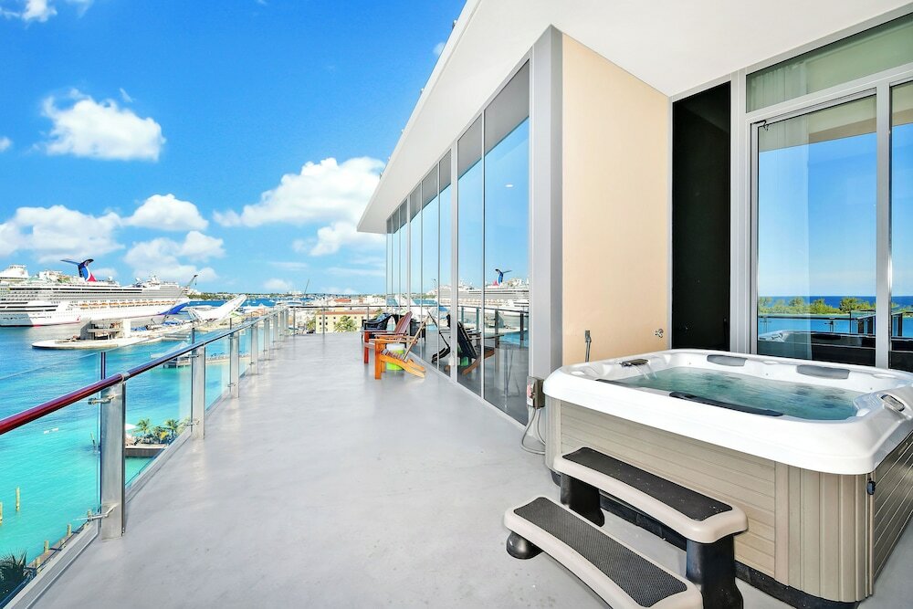 Фото Margaritaville Beach Resort Nassau